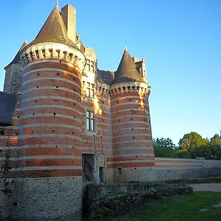 Logis De La Helberdiere Cosse-en-Champagne